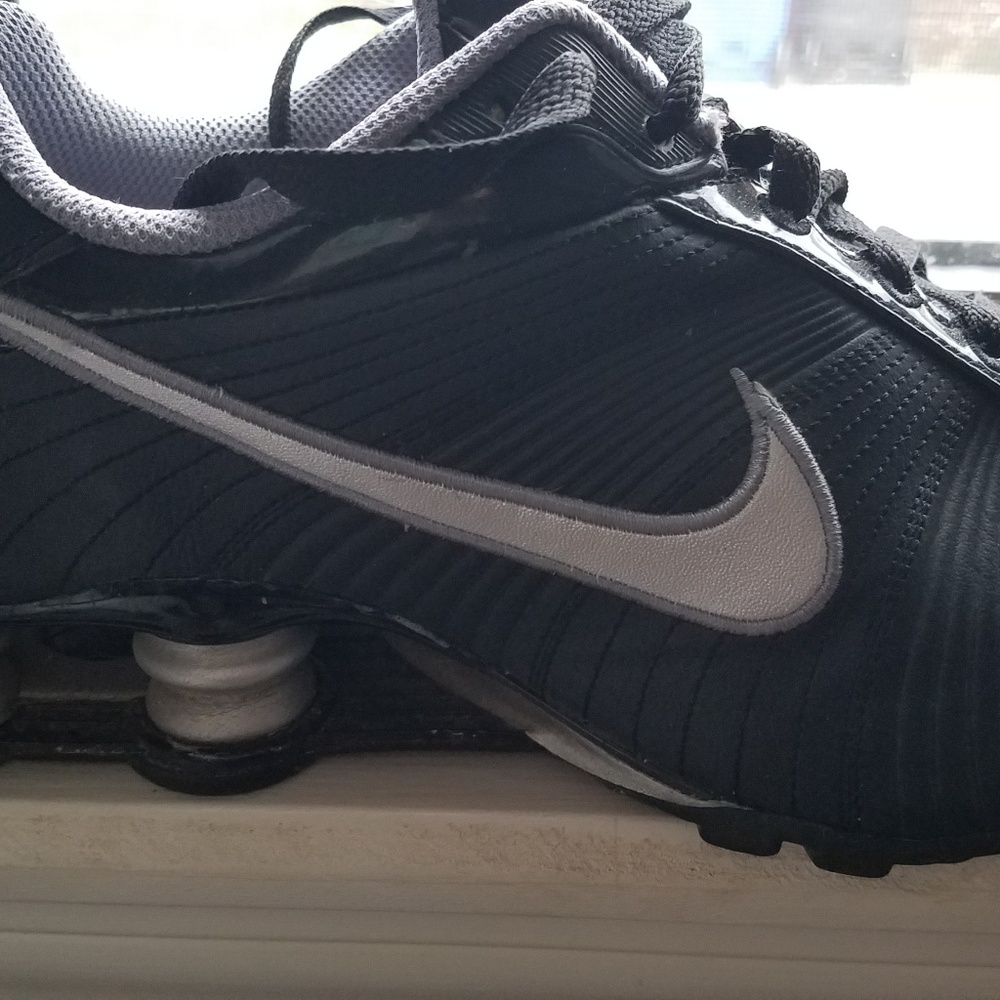 Womens nike shox